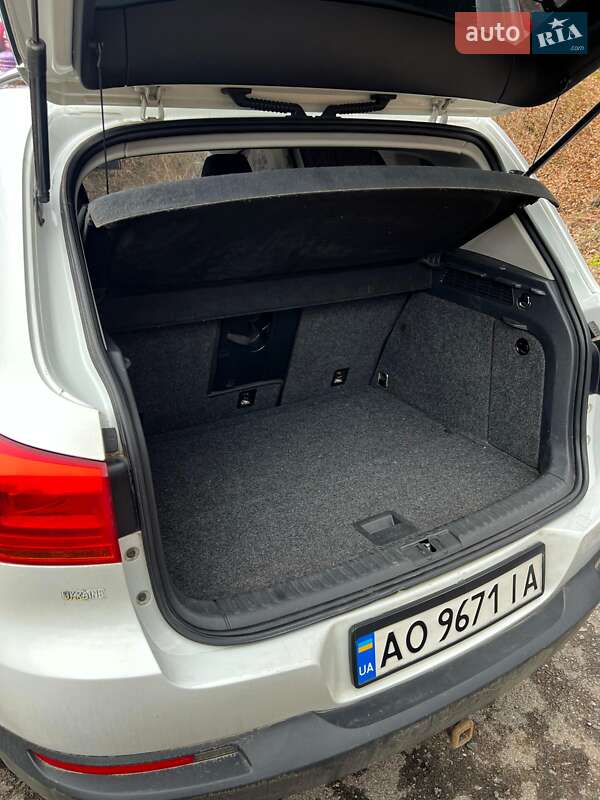 Внедорожник / Кроссовер Volkswagen Tiguan 2015 в Ужгороде