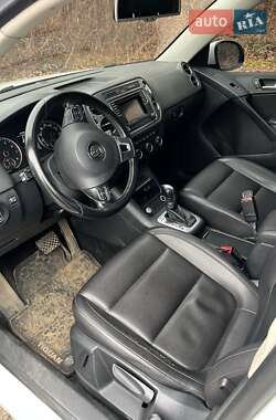 Внедорожник / Кроссовер Volkswagen Tiguan 2015 в 