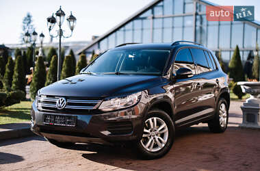 Внедорожник / Кроссовер Volkswagen Tiguan 2016 в 