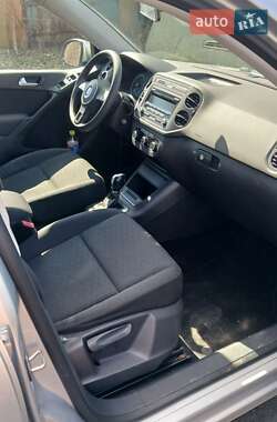 Внедорожник / Кроссовер Volkswagen Tiguan 2012 в 