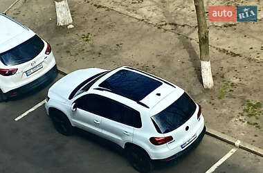Позашляховик / Кросовер Volkswagen Tiguan 2016 в 