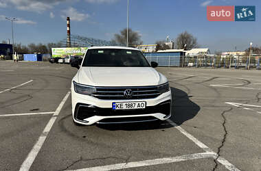 Внедорожник / Кроссовер Volkswagen Tiguan 2021 в 