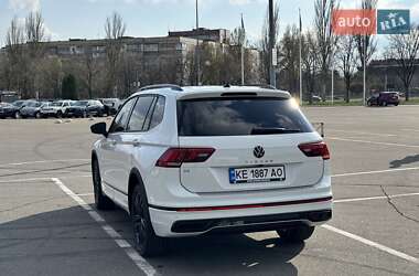 Внедорожник / Кроссовер Volkswagen Tiguan 2021 в 