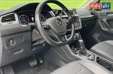 Внедорожник / Кроссовер Volkswagen Tiguan 2018 в 