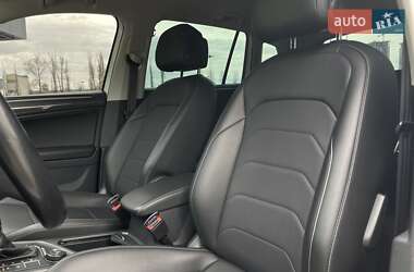 Внедорожник / Кроссовер Volkswagen Tiguan 2018 в 