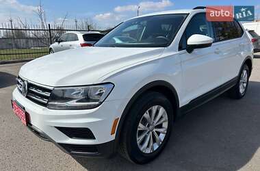 Позашляховик / Кросовер Volkswagen Tiguan 2017 в 