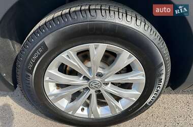 Позашляховик / Кросовер Volkswagen Tiguan 2017 в 