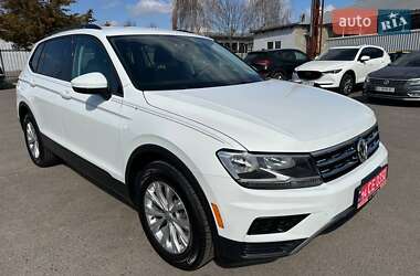 Позашляховик / Кросовер Volkswagen Tiguan 2017 в 