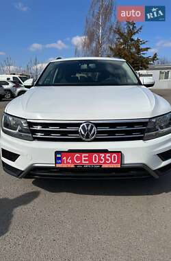 Позашляховик / Кросовер Volkswagen Tiguan 2017 в 