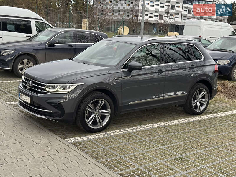 Внедорожник / Кроссовер Volkswagen Tiguan 2021 в 