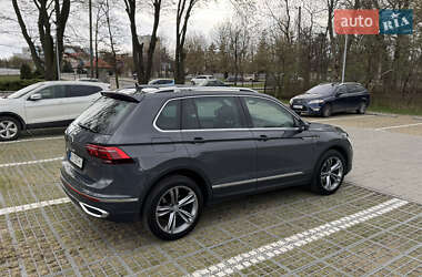 Внедорожник / Кроссовер Volkswagen Tiguan 2021 в 