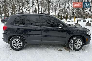 Внедорожник / Кроссовер Volkswagen Tiguan 2015 в 