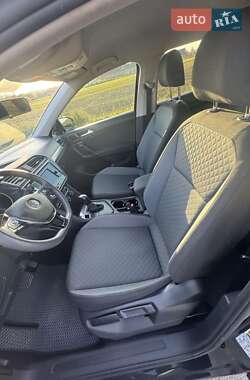 Позашляховик / Кросовер Volkswagen Tiguan 2017 в 