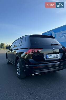 Позашляховик / Кросовер Volkswagen Tiguan 2017 в 