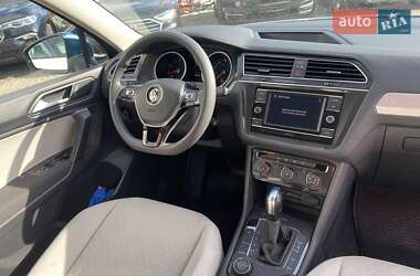 Позашляховик / Кросовер Volkswagen Tiguan 2018 в 
