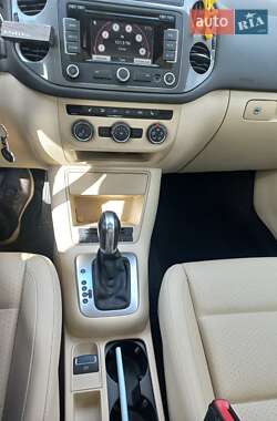 Внедорожник / Кроссовер Volkswagen Tiguan 2013 в 