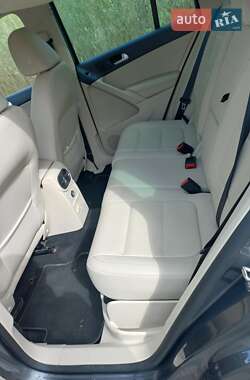 Внедорожник / Кроссовер Volkswagen Tiguan 2013 в 