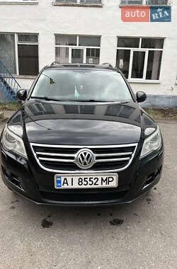 Внедорожник / Кроссовер Volkswagen Tiguan 2010 в 