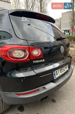 Внедорожник / Кроссовер Volkswagen Tiguan 2010 в 
