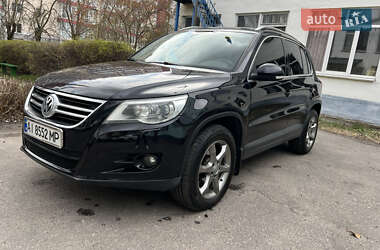 Внедорожник / Кроссовер Volkswagen Tiguan 2010 в 