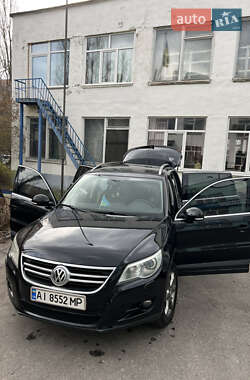 Внедорожник / Кроссовер Volkswagen Tiguan 2010 в 