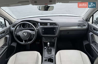 Внедорожник / Кроссовер Volkswagen Tiguan 2020 в 