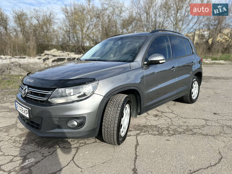 Внедорожник / Кроссовер Volkswagen Tiguan 2011 в 