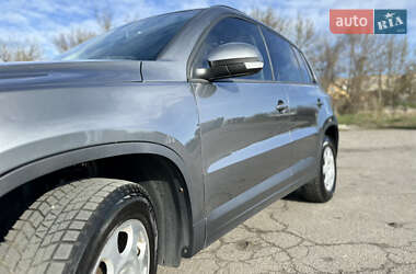 Внедорожник / Кроссовер Volkswagen Tiguan 2011 в 