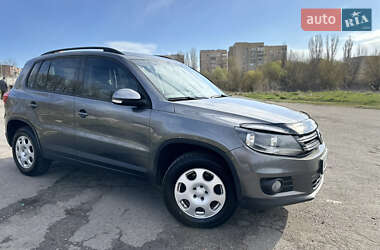 Внедорожник / Кроссовер Volkswagen Tiguan 2011 в 
