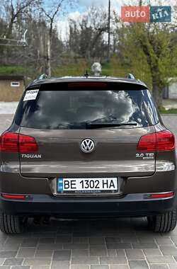 Позашляховик / Кросовер Volkswagen Tiguan 2012 в 