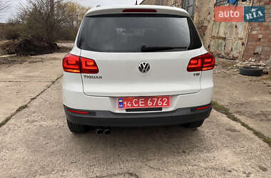 Внедорожник / Кроссовер Volkswagen Tiguan 2016 в 