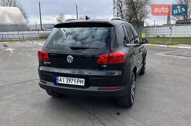 Внедорожник / Кроссовер Volkswagen Tiguan 2016 в 