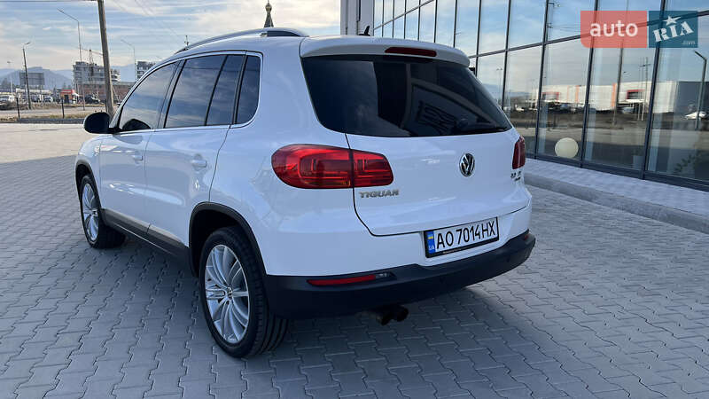 Внедорожник / Кроссовер Volkswagen Tiguan 2013 в Хусте