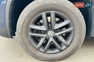 Внедорожник / Кроссовер Volkswagen Tiguan 2011 в 