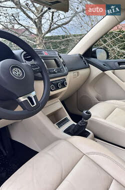 Внедорожник / Кроссовер Volkswagen Tiguan 2011 в 