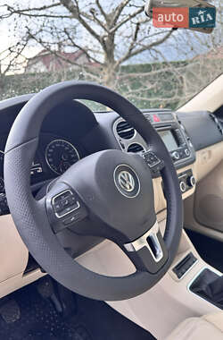 Внедорожник / Кроссовер Volkswagen Tiguan 2011 в 
