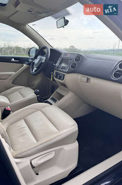Внедорожник / Кроссовер Volkswagen Tiguan 2011 в 