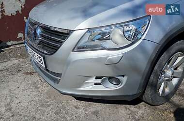 Внедорожник / Кроссовер Volkswagen Tiguan 2010 в 