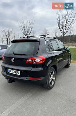 Внедорожник / Кроссовер Volkswagen Tiguan 2010 в 
