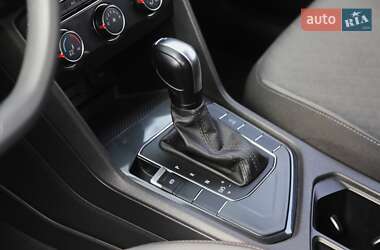 Внедорожник / Кроссовер Volkswagen Tiguan 2018 в 