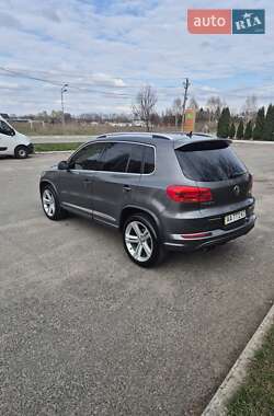 Внедорожник / Кроссовер Volkswagen Tiguan 2012 в 