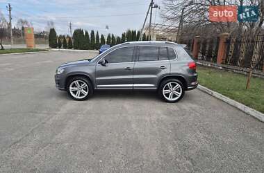 Внедорожник / Кроссовер Volkswagen Tiguan 2012 в 