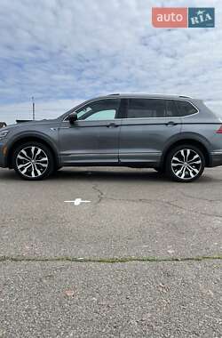 Внедорожник / Кроссовер Volkswagen Tiguan 2020 в 
