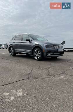 Внедорожник / Кроссовер Volkswagen Tiguan 2020 в 