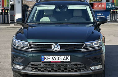 Внедорожник / Кроссовер Volkswagen Tiguan 2018 в 