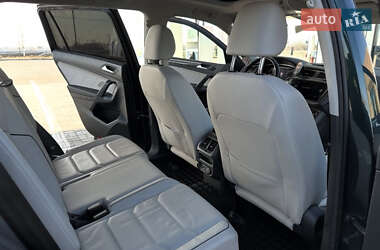 Внедорожник / Кроссовер Volkswagen Tiguan 2018 в 