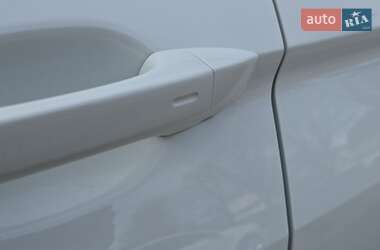 Внедорожник / Кроссовер Volkswagen Tiguan 2018 в 