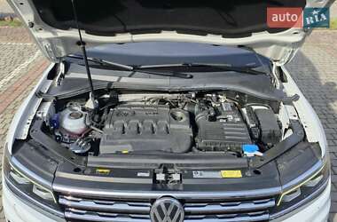 Внедорожник / Кроссовер Volkswagen Tiguan 2018 в 