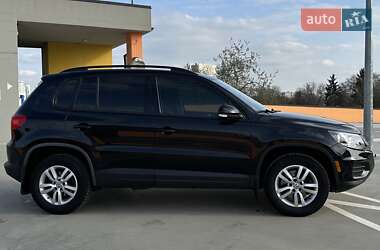 Внедорожник / Кроссовер Volkswagen Tiguan 2016 в 