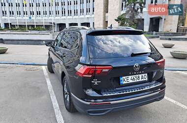 Внедорожник / Кроссовер Volkswagen Tiguan 2023 в 